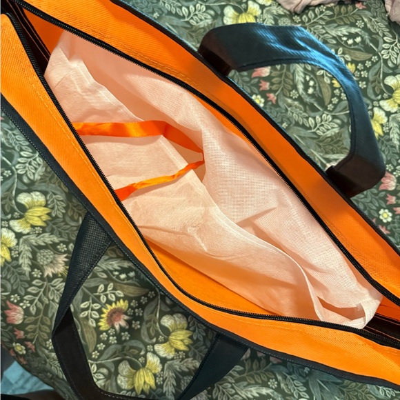 HERMÈS Orange Tote Bag with Zipper and dust bag - Picture 3 of 3